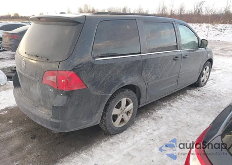 2011 Volkswagen Routan Se z USA, uszkodzony, nr VIN 2V4RW3DG5BR670169